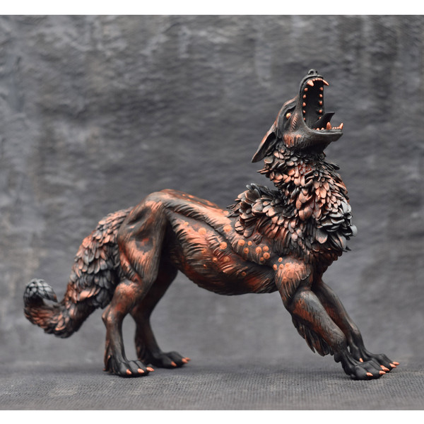 black-wolf-figurine-sculpture-toy-animal-4.JPG