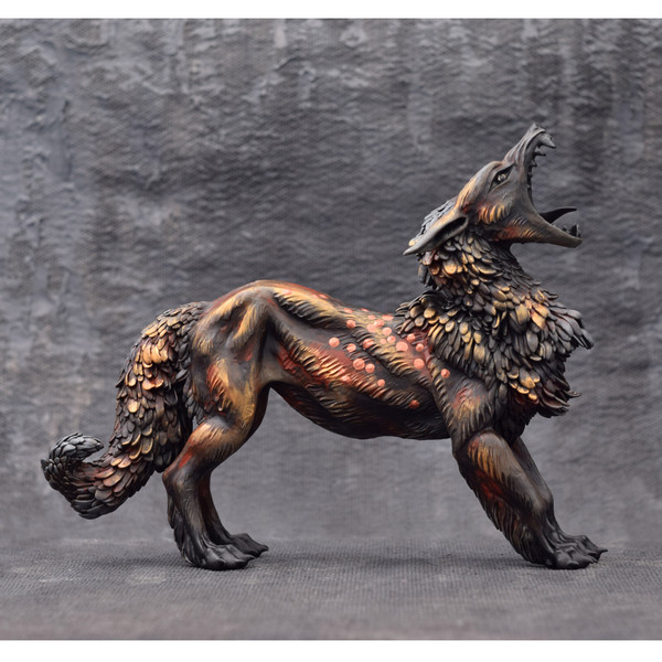 black-wolf-monster-figurine-sculpture-toy-animal-4.JPG