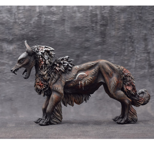black-wolf-figurine-sculpture-toy-animal-2.JPG