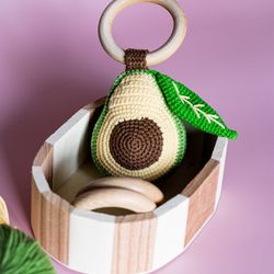 crochet rattle avocado, crochet baby rattle, avocado baby rattle, baby ring, wooden rings, crochet fruit rattle