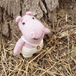 FLAT! Hippopotamus knitting pattern in shorts, PDF. Animal toy tutorial