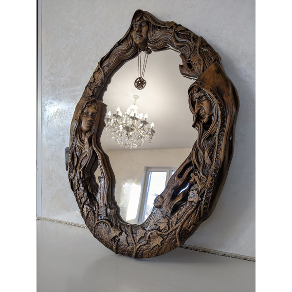 Magic_mirror_Scrying_Mirror_Wall_Mirror_Carved_On_Wood_Witch_Altar_Tile_Black_mirror (2).jpg