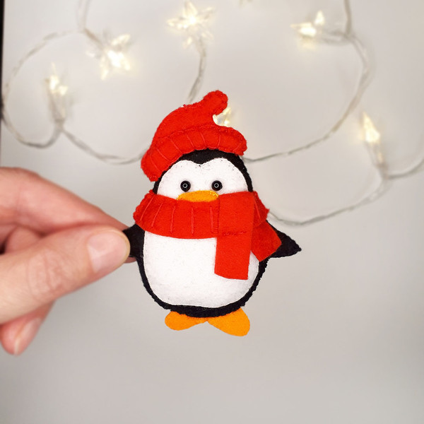 Penguin Ornament Christmas for Advent Calendar Felt Pattern.jpg