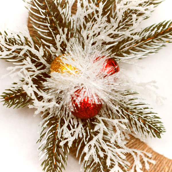 Christmas_wreath_home_decoration.jpg