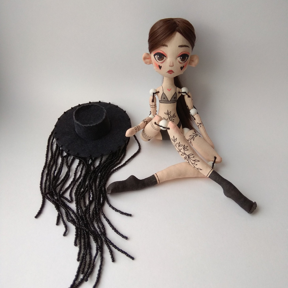 Textile-doll-with-tattoos