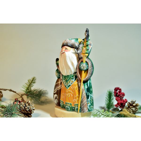 Hand-carved-Santa-figurine-collectable-sculpture.jpg