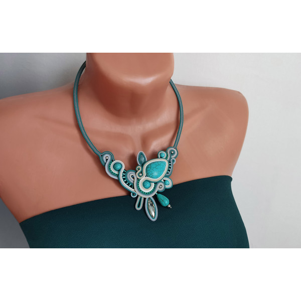 Turquoise-stone-statement-necklace