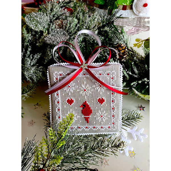 Lacy Christmas Ornament cardinal.jpg