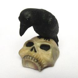 Raven on skull - silicone mold