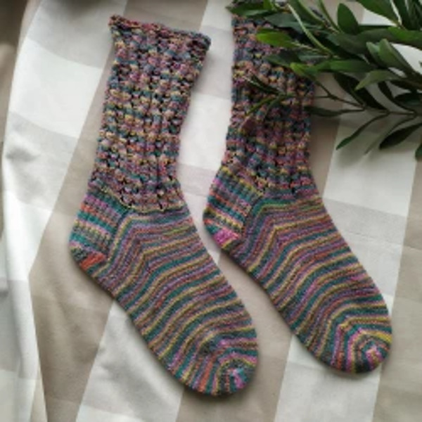 Bright-beautiful-handmade-womens-socks-1