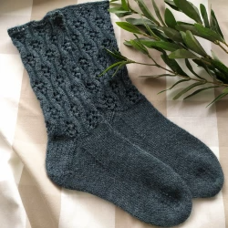 Winter woolen womens hand-knitted socks