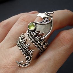 Sterling silver Dragon ring / Wire wrapped jewelry / chrysolite ring / Green dragon