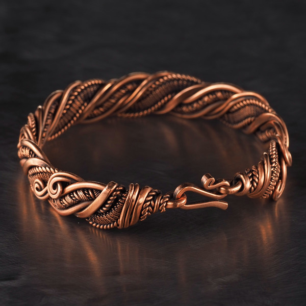 copper-bracelet-wire-wrapped--swirl-wirewrapart-wrapping-jewelry-antique-7-22-anniversary-gift-her-christmas-artisan (6).jpeg