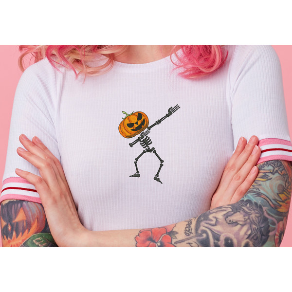 portrait-of-young-amazed-beautiful-pink-haired-lady-with-tattooed-hands-wears-in-white-t-shirt-blows-gum-ball-looking-to-the-left-in-surprise-stands-with-copy-s