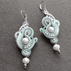 Bridal earrings pearl, Bead embroidered soutache earrings for bride, Lace earrings, Boho wedding, White beige ivory