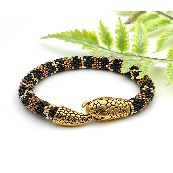 Brown_snake_bracelet_4.jpg