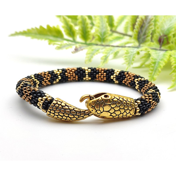 Brown_snake_bracelet_6.jpg