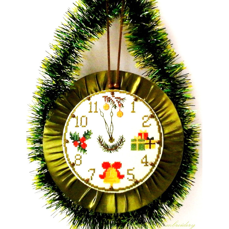 Clock Christmas Gift. Winter Fireplace Decor. Tree Decoration. Christmas Ornament Handmade.jpg