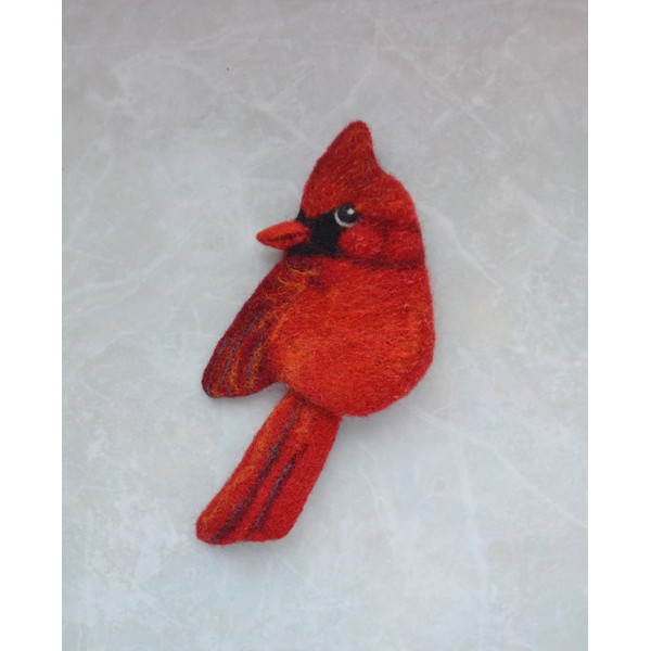 Felted red cardinal bird  brooch, pin, realistic birds, red bird (2).JPG