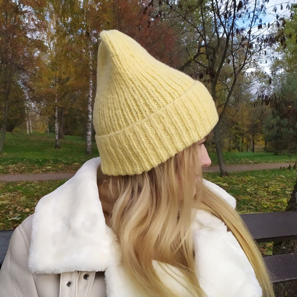 Winter_yellow_ womens_hand-knitted_hat_4