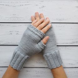 Grey Wool Finger less Gloves for women with lace edge,  handmade, hand knitted, wool arm warmers