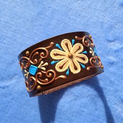 Wide leather bracelet with hand painted, Womens leather cuff bracelet, Cowhide cuff bracelet, Flower leather bracelet