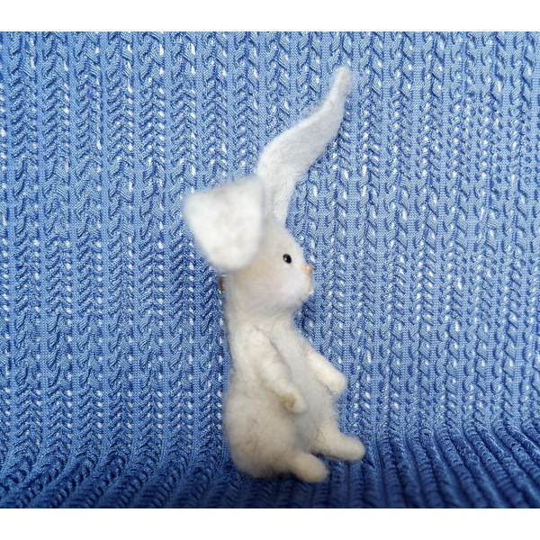 Bunny brooch (2).JPG