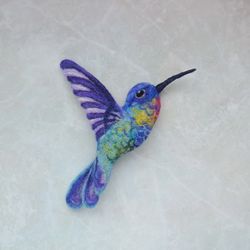 Hummingbird bird brooch for women Handmade needle felted cute bird boho jewelry for girl Wool bird replica pin