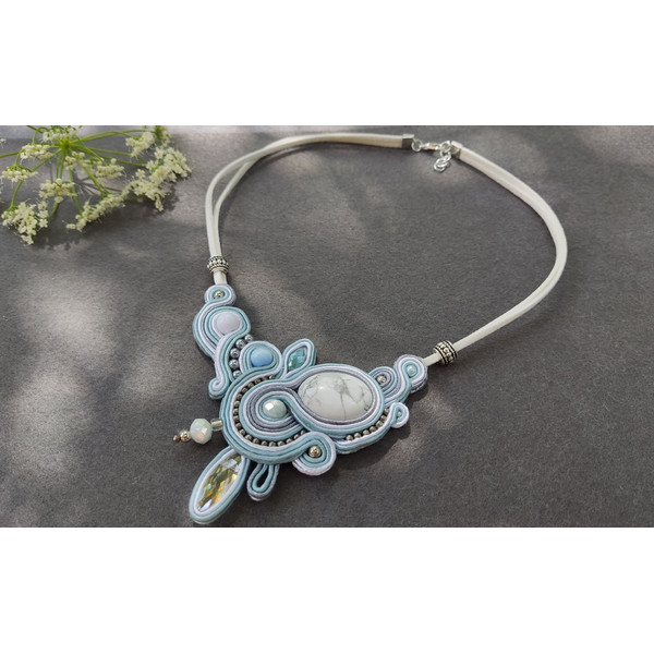 White-blue-bridal-necklace-with-stone