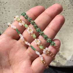 Bracelet set Green handmade bracelets Flower bracelets Daisy style jewellery DIY jewelry Handmade jewelry Bracelets
