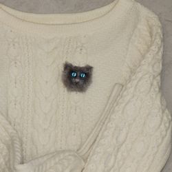 Hats and Caps crocheted pin Miniature Gray Cat with blue eyes Personalised