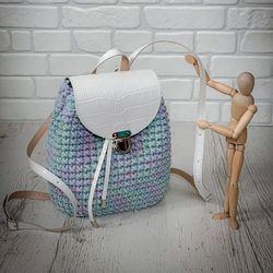Crochet backpack PDF pattern and video tutorial, backpack with leather valve