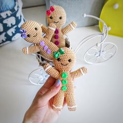 Christmas gingerbread man crochet pattern