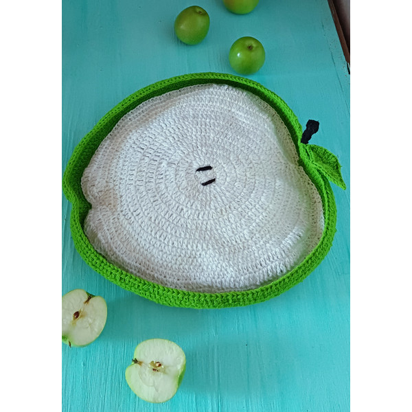 Cat bed crochet,cat bedding, Apple crocheting.jpg