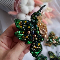 hummingbird  jewelry brooch beaded