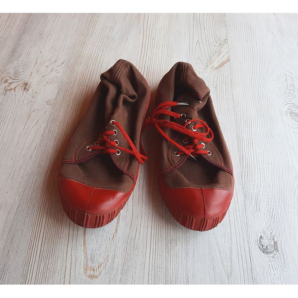 brown_russian_teenager_sport_shoes_vintage2.jpg