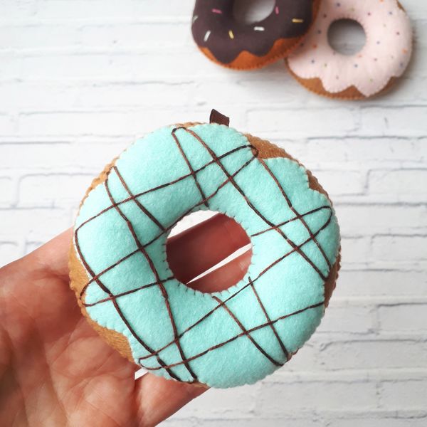 Donut-fake-food-6.jpg