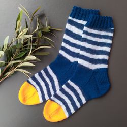 Handmade knitted mens socks