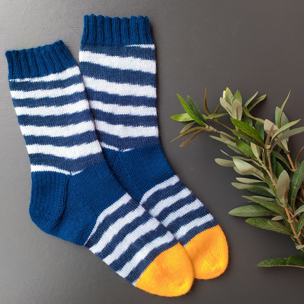 Handmade_knitted_mens_socks_7