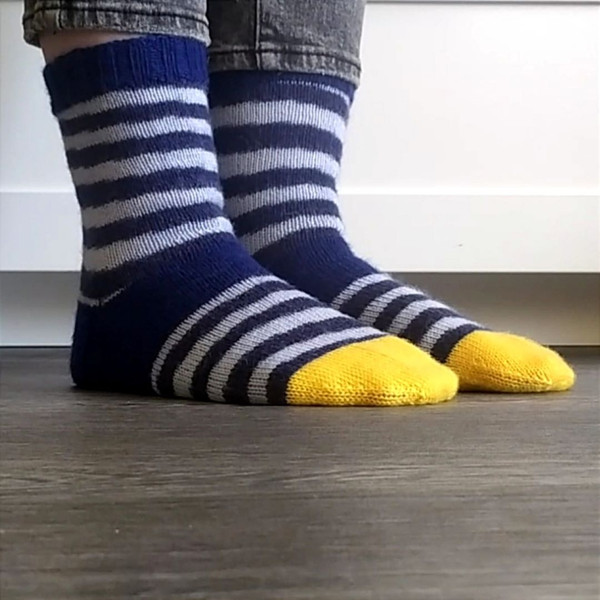 Handmade_knitted_mens_socks_3