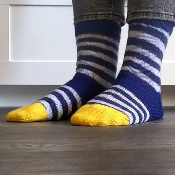 Handmade_knitted_mens_socks_5