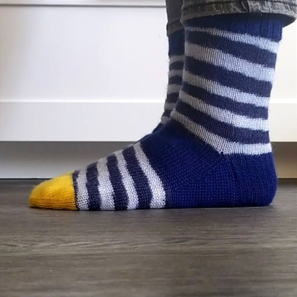 Handmade_knitted_mens_socks_4