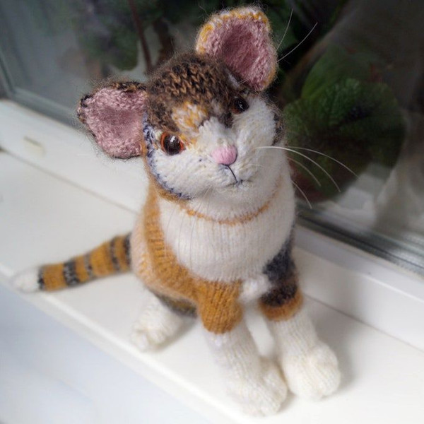 knitted Calico Cat