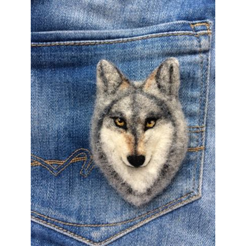 Animal brooch Wolf jewelry gift wolf gift Felt animal (5).jpg