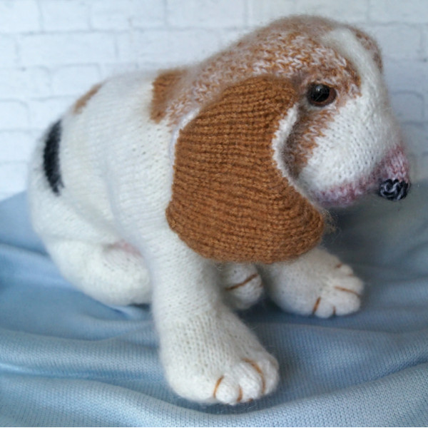 Knitted Beagle Puppy