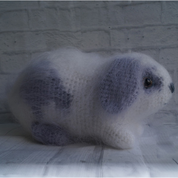 crocheted dutch rabbit