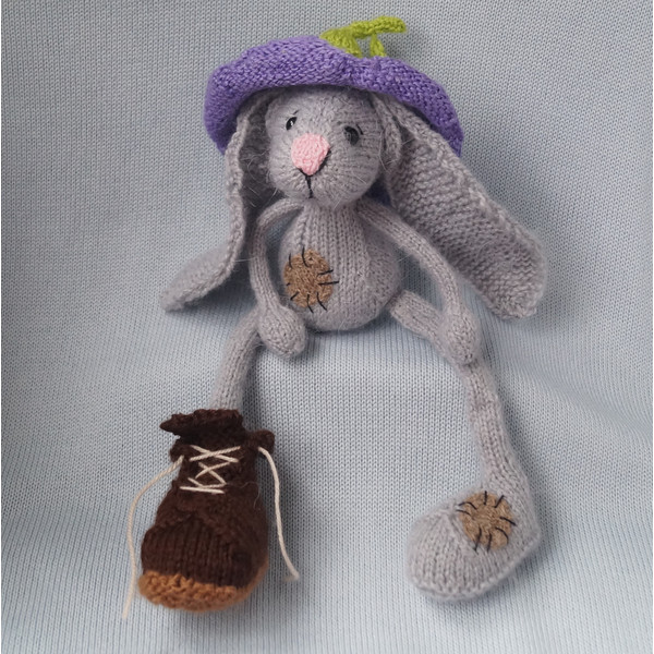 Knitted hare