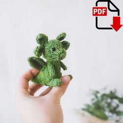 Mini Dragon knitting pattern. Little knitted amigurumi dragon step-by-step tutorial. DIY tiny toy. English and Russian