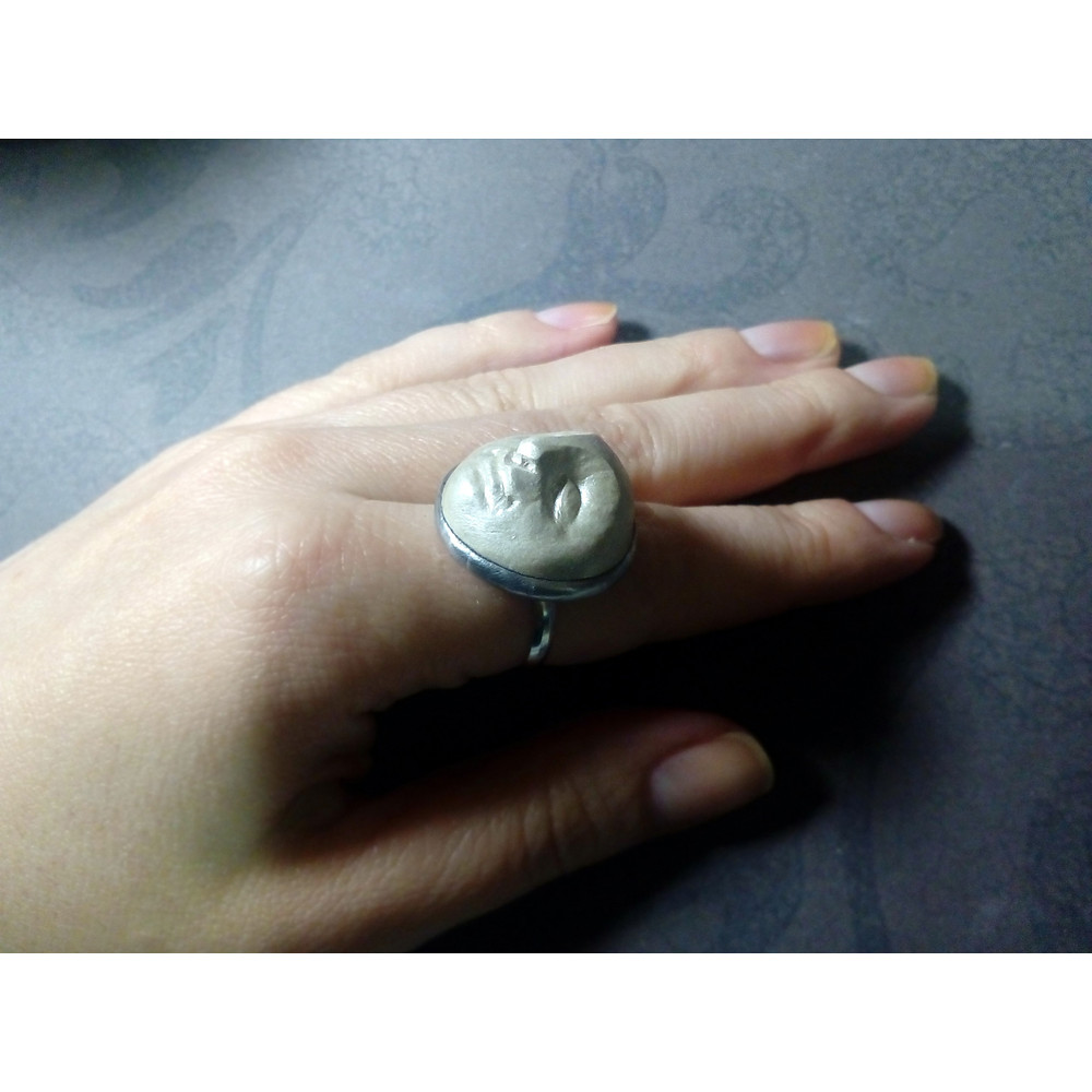 Pearl-moon-ring-face-ring-moon-Goddess-ring-Halloween-ring-witchy-moon-ring-Samhein-ring-white-ring (2).jpg