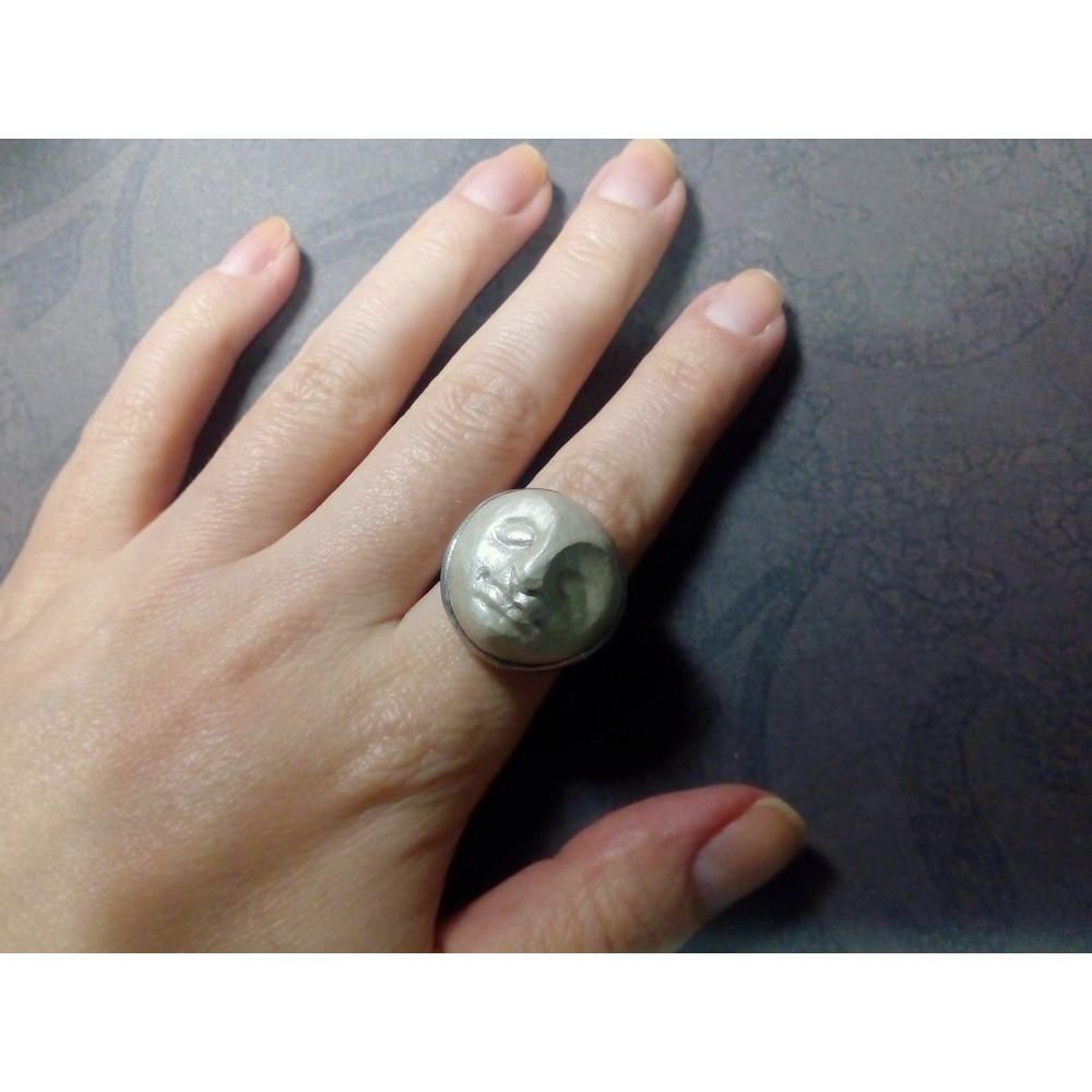 Pearl-moon-ring-face-ring-moon-Goddess-ring-Halloween-ring-witchy-moon-ring-Samhein-ring-white-ring (3).jpg